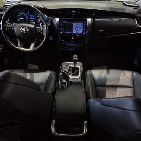 TOYOTA Hilux Caminhonete 2.8 16V SRX 4X4 TURBO DIESEL CABINE DUPLA AUTOM�TICO, Foto 13