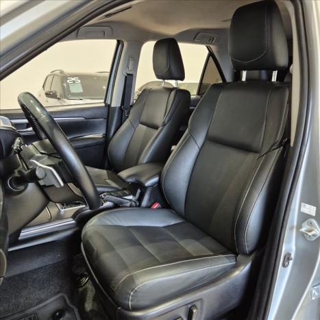 TOYOTA Hilux Caminhonete 2.8 16V SRX 4X4 TURBO DIESEL CABINE DUPLA AUTOM�TICO, Foto 14