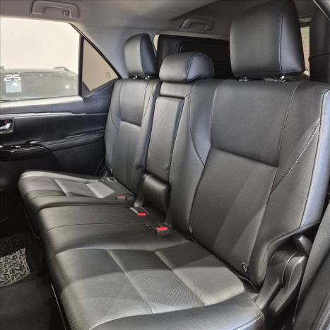 TOYOTA Hilux Caminhonete 2.8 16V SRX 4X4 TURBO DIESEL CABINE DUPLA AUTOM�TICO, Foto 16