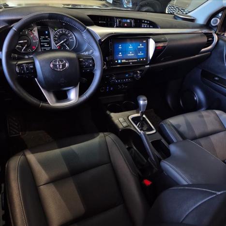 TOYOTA Hilux Caminhonete 2.8 16V SRX 4X4 TURBO DIESEL CABINE DUPLA AUTOM�TICO, Foto 10