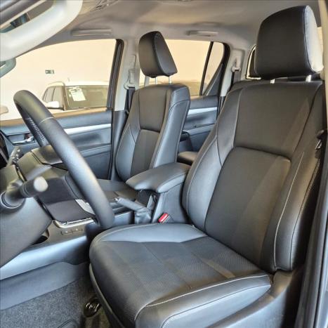 TOYOTA Hilux Caminhonete 2.8 16V SRX 4X4 TURBO DIESEL CABINE DUPLA AUTOM�TICO, Foto 14