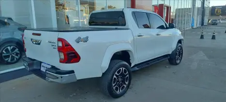 TOYOTA Hilux Caminhonete 2.8 16V SRX 4X4 TURBO DIESEL CABINE DUPLA AUTOM�TICO, Foto 4