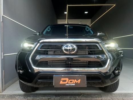 TOYOTA Hilux Caminhonete 2.8 16V SRX PLUS 4X4 TURBO DIESEL CABINE DUPLA AUTOM�TICO, Foto 2