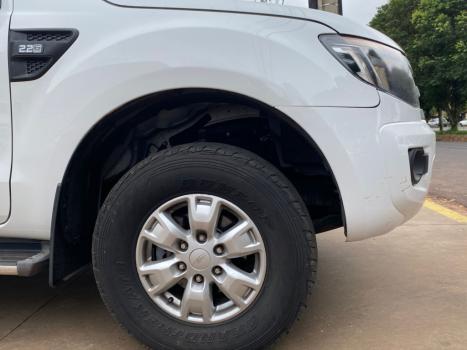TOYOTA Hilux Caminhonete 2.4 4P 4X4 DIESEL CABINE DUPLA, Foto 3