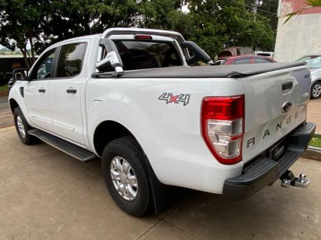 TOYOTA Hilux Caminhonete 2.4 4P 4X4 DIESEL CABINE DUPLA, Foto 4