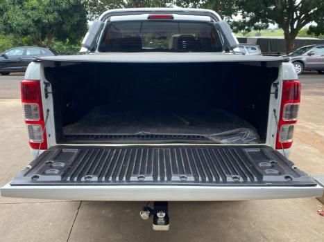TOYOTA Hilux Caminhonete 2.4 4P 4X4 DIESEL CABINE DUPLA, Foto 6
