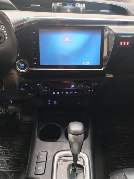 TOYOTA Hilux Caminhonete 2.8 16V SRV 4X4 DIESEL CABINE DUPLA AUTOM�TICO, Foto 8