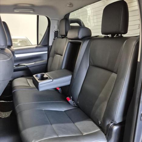 TOYOTA Hilux Caminhonete 2.8 16V SRV 4X4 DIESEL CABINE DUPLA AUTOM�TICO, Foto 16