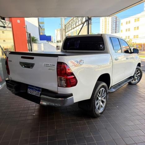 TOYOTA Hilux Caminhonete 2.8 16V SRX 4X4 DIESEL CABINE DUPLA AUTOM�TICO, Foto 5