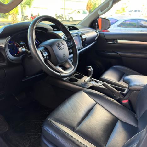 TOYOTA Hilux Caminhonete 2.8 16V SRX 4X4 DIESEL CABINE DUPLA AUTOM�TICO, Foto 9