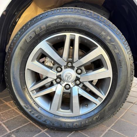 TOYOTA Hilux Caminhonete 2.8 16V SRX 4X4 DIESEL CABINE DUPLA AUTOM�TICO, Foto 15