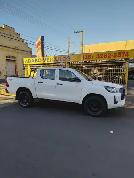 TOYOTA Hilux Caminhonete 2.8 4P 4X4 DIESEL CABINE DUPLA, Foto 1