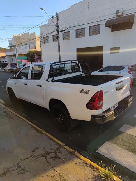 TOYOTA Hilux Caminhonete 2.8 4P 4X4 DIESEL CABINE DUPLA, Foto 4