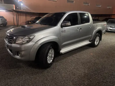 TOYOTA Hilux Caminhonete 3.0 4P 4X4 TURBO DIESEL CABINE DUPLA LIMITED EDITION AUTOM�TICO, Foto 3