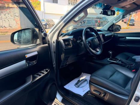 TOYOTA Hilux Caminhonete 2.8 16V SRX 4X4 DIESEL CABINE DUPLA AUTOM�TICO, Foto 9
