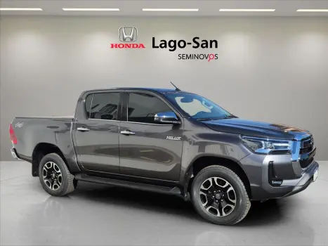 TOYOTA Hilux Caminhonete 2.8 16V SRX 4X4 TURBO DIESEL CABINE DUPLA AUTOM�TICO, Foto 3
