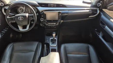 TOYOTA Hilux Caminhonete 2.8 16V SRX 4X4 TURBO DIESEL CABINE DUPLA AUTOM�TICO, Foto 5