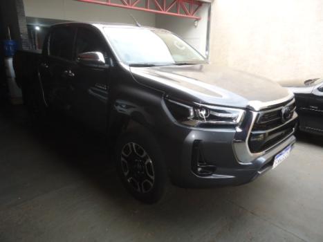 TOYOTA Hilux Caminhonete 2.8 16V SRX 4X4 DIESEL CABINE DUPLA AUTOM�TICO, Foto 2