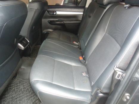 TOYOTA Hilux Caminhonete 2.8 16V SRX 4X4 DIESEL CABINE DUPLA AUTOM�TICO, Foto 4