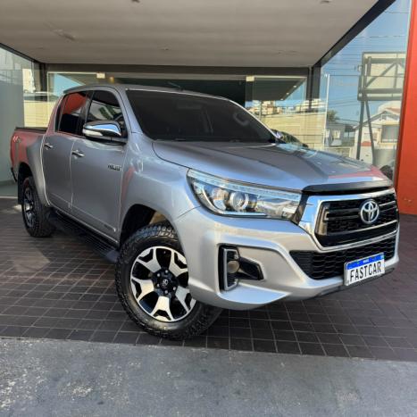 TOYOTA Hilux Caminhonete 2.8 16V SRX 4X4 DIESEL CABINE DUPLA AUTOM�TICO, Foto 1