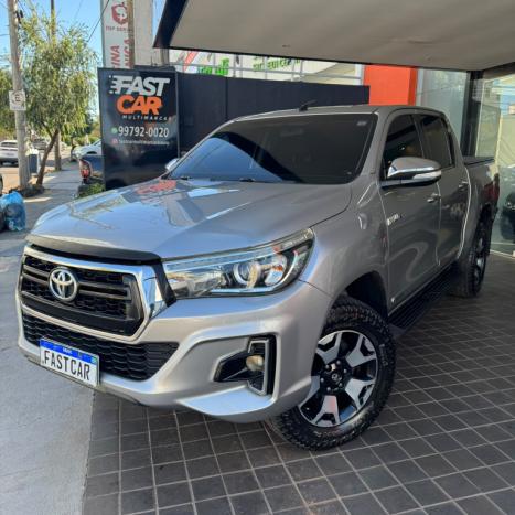 TOYOTA Hilux Caminhonete 2.8 16V SRX 4X4 DIESEL CABINE DUPLA AUTOM�TICO, Foto 2