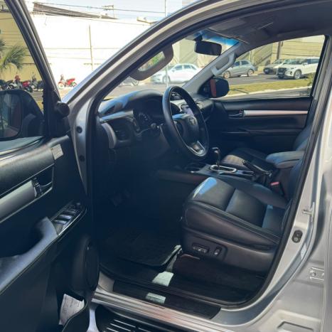 TOYOTA Hilux Caminhonete 2.8 16V SRX 4X4 DIESEL CABINE DUPLA AUTOM�TICO, Foto 9