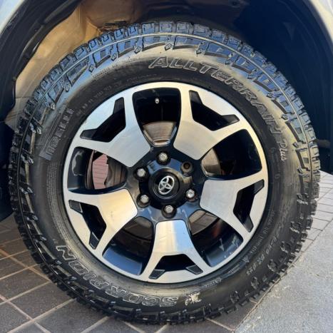 TOYOTA Hilux Caminhonete 2.8 16V SRX 4X4 DIESEL CABINE DUPLA AUTOM�TICO, Foto 14