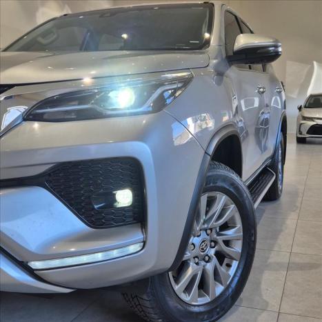 TOYOTA Hilux Caminhonete 2.8 16V SRX 4X4 TURBO DIESEL CABINE DUPLA AUTOM�TICO, Foto 7