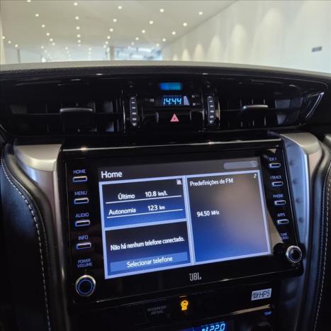 TOYOTA Hilux Caminhonete 2.8 16V SRX 4X4 TURBO DIESEL CABINE DUPLA AUTOM�TICO, Foto 10