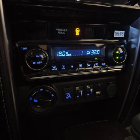 TOYOTA Hilux Caminhonete 2.8 16V SRX 4X4 TURBO DIESEL CABINE DUPLA AUTOM�TICO, Foto 11