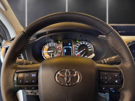 TOYOTA Hilux Caminhonete 2.8 16V SRX PLUS 4X4 TURBO DIESEL CABINE DUPLA AUTOM�TICO, Foto 8