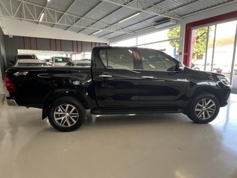 TOYOTA Hilux Caminhonete 2.8 16V SRX 4X4 DIESEL CABINE DUPLA AUTOM�TICO, Foto 3