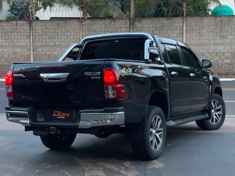 TOYOTA Hilux Caminhonete 2.7 16V 4P SRV FLEX 4X4  CABINE DUPLA AUTOM�TICO, Foto 4