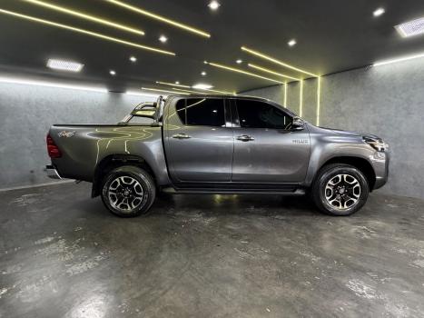 TOYOTA Hilux Caminhonete 2.8 16V SRV 4X4 DIESEL CABINE DUPLA AUTOM�TICO, Foto 3