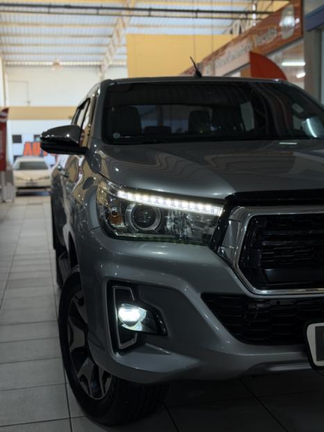 TOYOTA Hilux Caminhonete 2.8 16V SRX 50 ANOS 4X4 TURBO DIESEL CABINE DUPLA AUTOMÁTICO, Foto 2