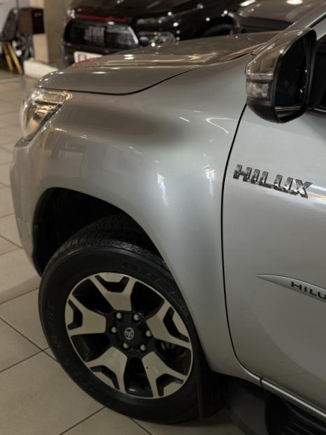 TOYOTA Hilux Caminhonete 2.8 16V SRX 50 ANOS 4X4 TURBO DIESEL CABINE DUPLA AUTOMÁTICO, Foto 9