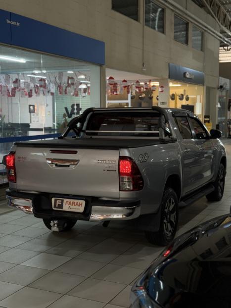 TOYOTA Hilux Caminhonete 2.8 16V SRX 50 ANOS 4X4 TURBO DIESEL CABINE DUPLA AUTOMÁTICO, Foto 10