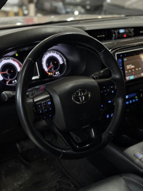 TOYOTA Hilux Caminhonete 2.8 16V SRX 50 ANOS 4X4 TURBO DIESEL CABINE DUPLA AUTOMÁTICO, Foto 15