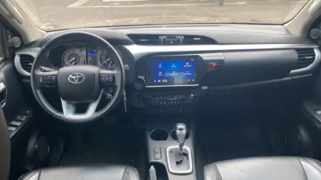 TOYOTA Hilux Caminhonete 2.8 16V 4P SR 4X4 DIESEL CABINE DUPLA AUTOMÁTICO, Foto 5