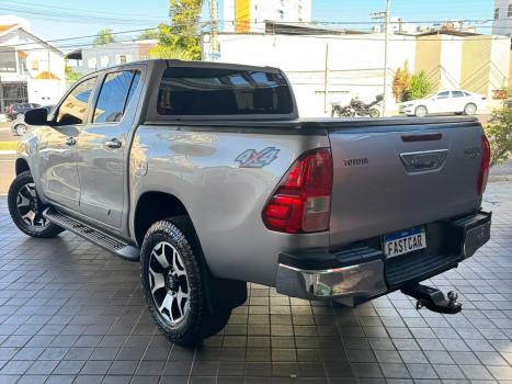TOYOTA Hilux Caminhonete 2.8 4P SRX 4X4 TURBO DIESEL AUTOMÁTICO, Foto 6