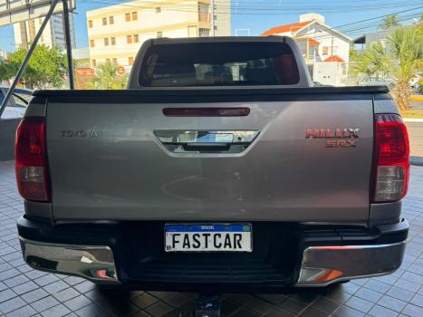 TOYOTA Hilux Caminhonete 2.8 4P SRX 4X4 TURBO DIESEL AUTOMÁTICO, Foto 8