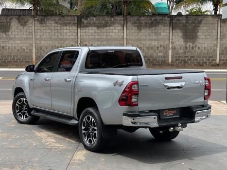 TOYOTA Hilux Caminhonete 2.8 16V 4P SRX DIESEL CABINE DUPLA, Foto 3