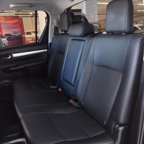 TOYOTA Hilux Caminhonete 2.8 16V SRX 4X4 TURBO DIESEL CABINE DUPLA AUTOMÁTICO, Foto 19