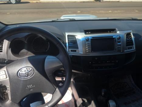 TOYOTA Hilux Caminhonete 3.0 16V 4P 4X4 SRV TURBO DIESEL CABINE DUPLA AUTOMÁTICO, Foto 9