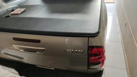 TOYOTA Hilux Caminhonete 2.7 16V 4P SRV CABINE DUPLA, Foto 3