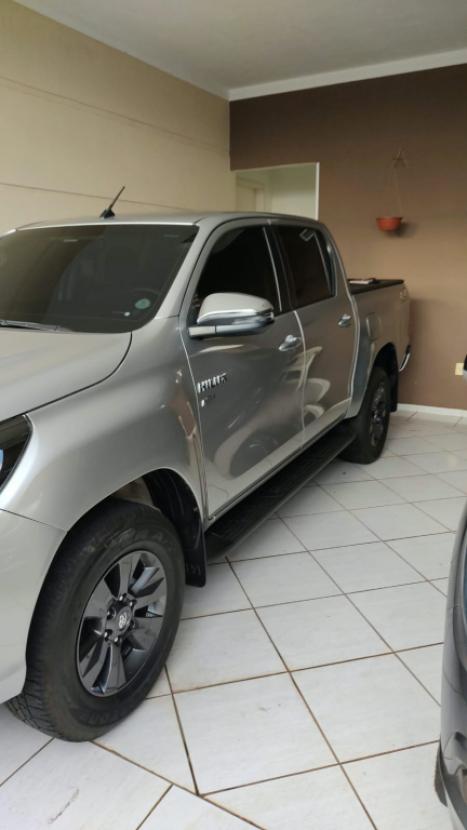 TOYOTA Hilux Caminhonete 2.7 16V 4P SRV CABINE DUPLA, Foto 4