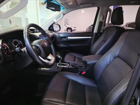 TOYOTA Hilux Caminhonete 2.8 16V SRV 4X4 DIESEL CABINE DUPLA AUTOMÁTICO, Foto 4
