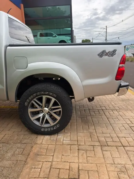 TOYOTA Hilux Caminhonete 2.7 16V 4P SRV CABINE DUPLA, Foto 10