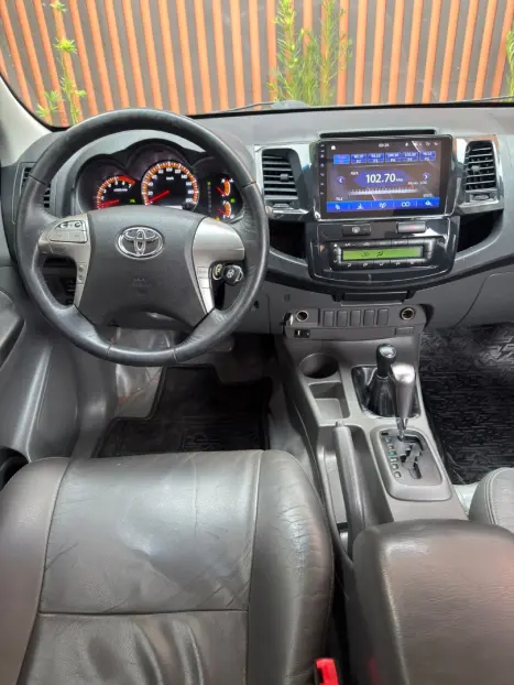 TOYOTA Hilux Caminhonete 2.7 16V 4P SRV CABINE DUPLA, Foto 13