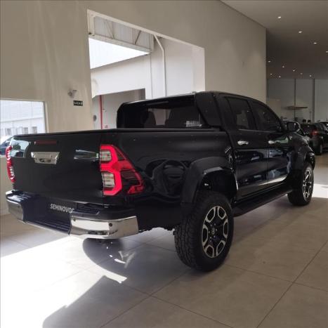 TOYOTA Hilux Caminhonete 2.8 16V SRX PLUS 4X4 TURBO DIESEL CABINE DUPLA AUTOMÁTICO, Foto 4